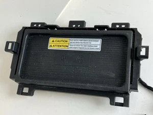 CHARGEUR TÉLÉPHONE SANS FIL CONSOLE CENTRALE HONDA ODYSSEY 2019 39570-THR-C010-M1 OEM - Photo 1 sur 13
