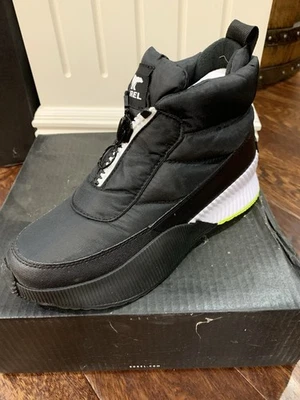 New SOREL Womens Out N About III Puffy Zip Waterproof Insulated Size 8.5 Black - Image 1 of 4