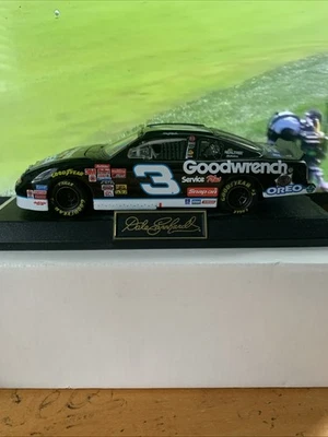 Dale Earnhardt GM Goodwrench Oreo #3 NASCAR Diecast Car Model 2001 With Stand - Image 1 of 3