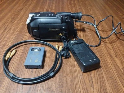 JVC Video Compact VHS Model GR-AXM100 Optical 22X With Charger & Battery & CABLE - Image 1 of 4