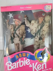 Neu im Karton NRFB 1992 Army Stars N Stripes Barbie & Ken Deluxe Set Puppen Mattel 5626 - Bild 1 von 6