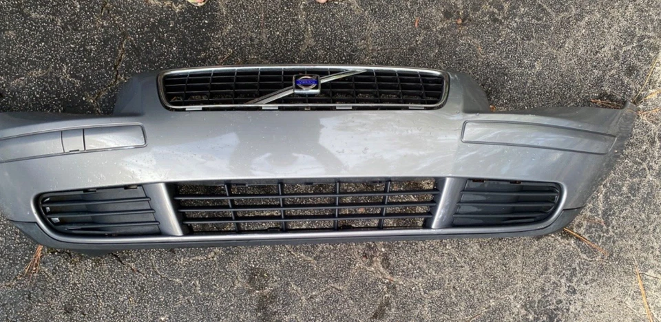 Cubierta y rejilla del parachoques delantero OEM 2004 2005 2006 2007 VOLVO S40 - plateado Foto 1 de 4