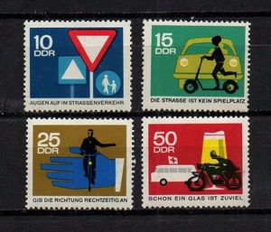 DDR (DEUTSCHLAND), SCOTT # 821-824, MNH SET - VERKEHRSZEICHEN, SICHERHEIT AUF STRASSEN 1966 - Bild 1 von 1