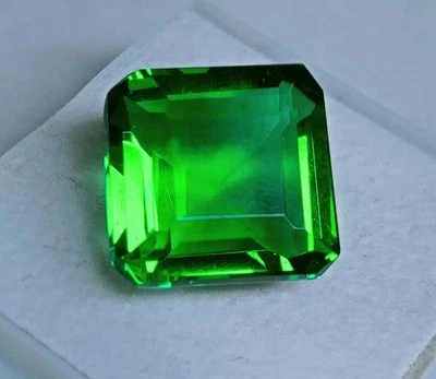 Piedra preciosa suelta de corte cuadrado brasileño de 10-12 quilates con topacio verde brillante certificado EGL Foto 1 de 4