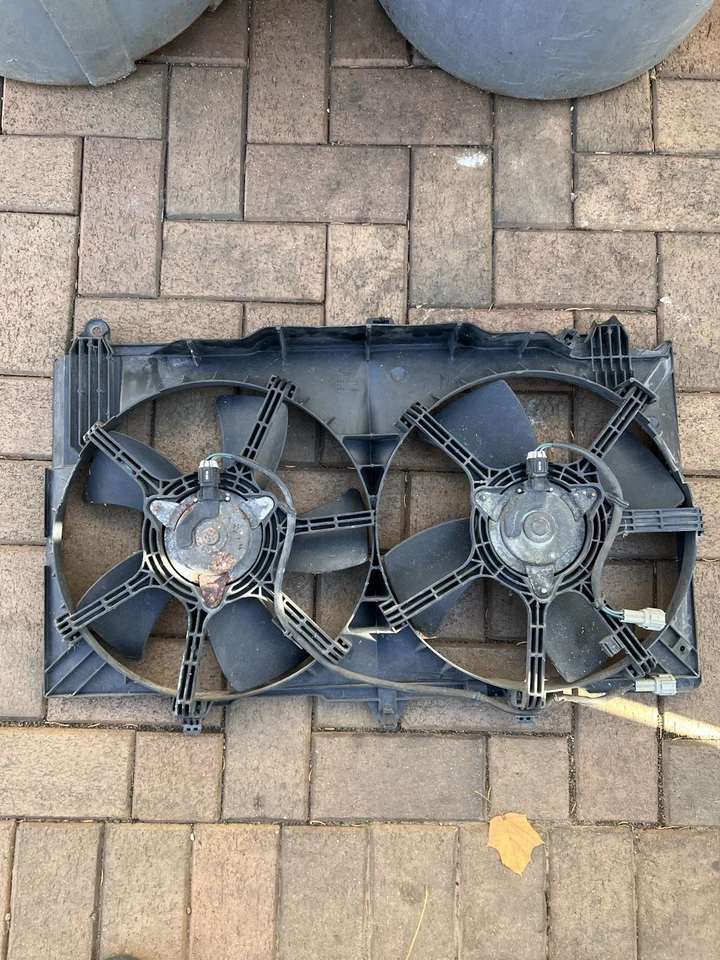 Ventiladores de refrigeração de radiador duplo OEM para 03-05 Infiniti G35 2003-2006 Nissan 350Z  - Imagem 1 de 3