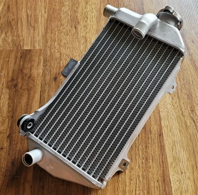Новый правый радиатор Honda CRF450R OEM CRF450RX CRF 450 R RX CRF450RWE 2021-2024 - Изображение 1 из 4