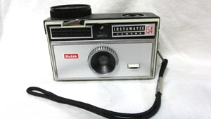 VINTAGE 1960s KODAK INSTAMATIC 154 CAMERA READ! - Picture 1 of 3
