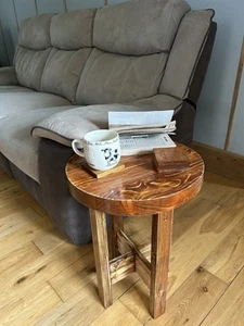 Kleiner runder Beistelltisch - Bild 1 von 12