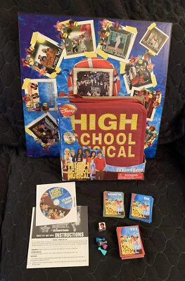 High School Musical 2 CD Juego de Mesa 95% Completo 2007 Troy Gabriella Sharpay Foto 1 de 4