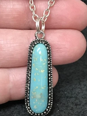 Oblong Howlite 月光石绿松石吊坠小饰品宝石设计各不相同 D-1737 — 第 1/4 张图片