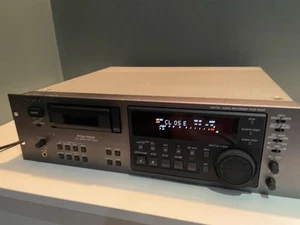 Sony PCM-R500 DAT Recorder Machine - Picture 1 of 8
