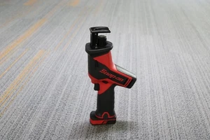 Snap-On CTRS761 14.4 V MicroLithium Cordless Reciprocating Saw - Picture 1 of 6