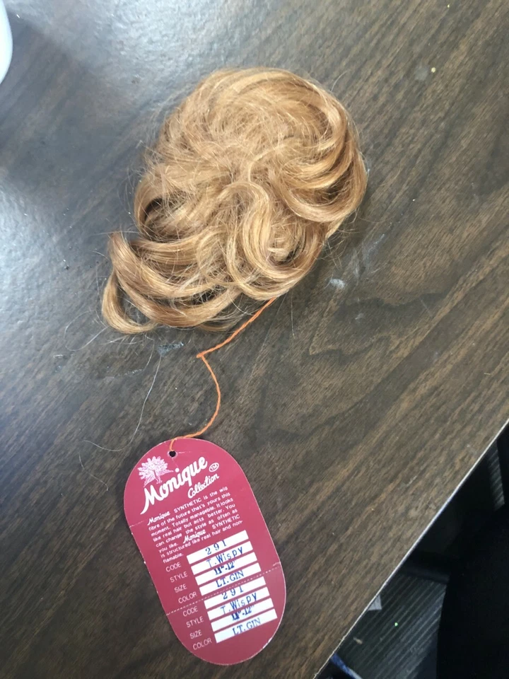 Peluca Colección Monique, Roja, Talla 11-12 T Wispy Código Estilo: 291 Nuestra Única Foto 1 de 1