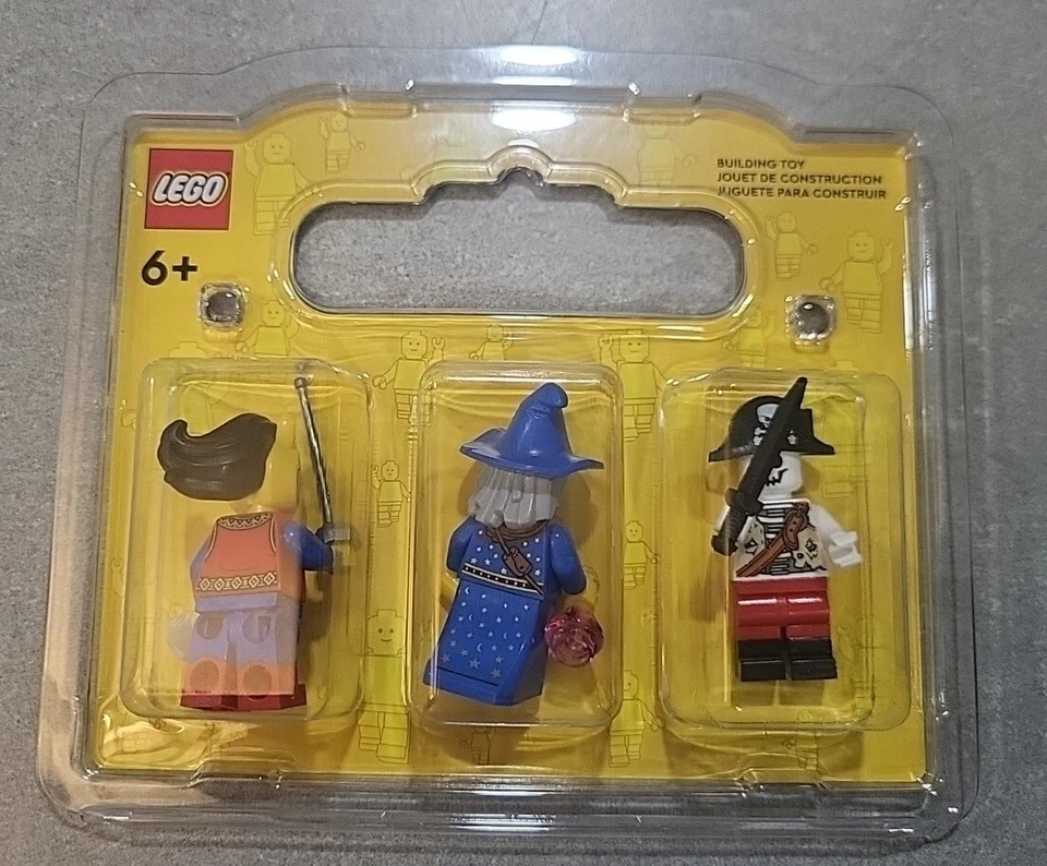 Lego Build A Minifigure BAM 2023 Christmas Dark Red Santa Q4