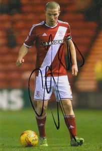 FOTO 2X4 2 DE MIDDLESBROUGH FIRMADA A MANO SUBVENCIÓN LEADBITTER. - Imagen 1 de 1