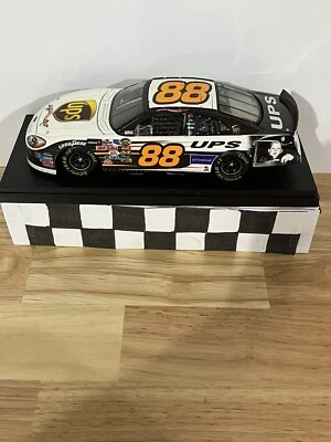 1/24 NASCAR Diecast, 2005 Dale Jarrett #88, Feliz Día de la Madre, UPS, sin caja Foto 1 de 4