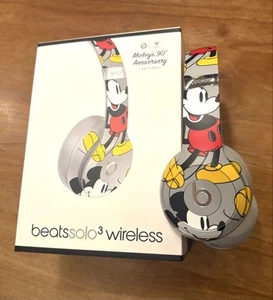 Beats Solo3 Wireless Headphones Mickey Mouse pattern 90th Anniversary Disney - Picture 1 of 12