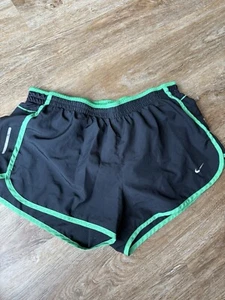 Pantalones Cortos para Correr Nike Dri-FIT Para Mujer L Negro Verde Borde Atlético Ligero - Imagen 1 de 3