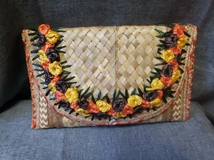 Pochette vintage in paglia floreale 12" x 7 1/2" foderata - Foto 1 di 7