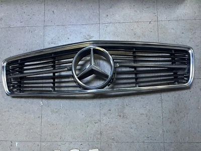 Parrilla delantera de fábrica OEM 500SL 560SL para Mercedes Benz R107 Foto 1 de 4