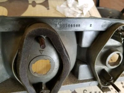 Carcasa de luz trasera derecha para pasajero para SKYLARK 342281 75-77 Foto 1 de 4