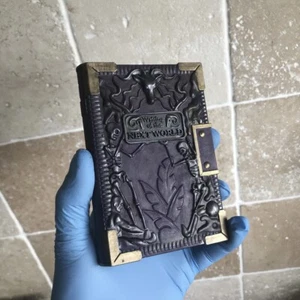 Resident Evil 1 - Resin Book Of Shadows, All The Detail From The Game! - Picture 1 of 3