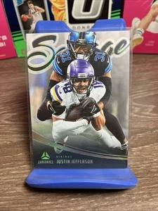 2025 Panini Luminance Justin Jefferson Savage Insert Holo Foil #8 - Vikings - Picture 1 of 2