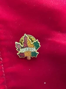 Quebec Canada All Season Tri Color Cloisonné Enamel Maple Leaf Pin .75" - Picture 1 of 3