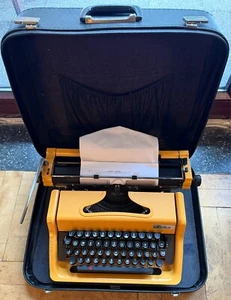 Schreibmaschine Erika im Koffer Reiseschreibmaschine DDR Funktionstüchtig TOP - Photo 1/16