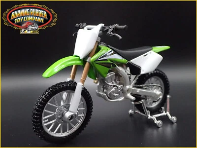 KAWASAKI KX 250F MOTO DA FUORISTRADA VERDE MODELLO DIECAST IN SCALA 1/18 - Immagine 1 di 4