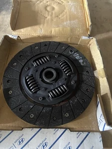 Hyundai Sonata Clutch Disc 41100-37300 (D10201) - Picture 1 of 3