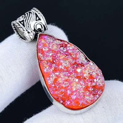 Colgante hecho a mano enchapado en plata 925 druzy de titanio rojo de 1,84" Foto 1 de 3