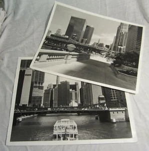 Dos fotos en blanco y negro de 20"" x 16"" del río Chicago y el centro -- barco costero - Imagen 1 de 3