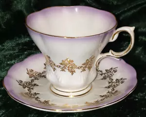 Vintage Royal Albert weiß matt lila & gold Lyrik geformte Teetasse & Untertasse MÄNGEL - Bild 1 von 6