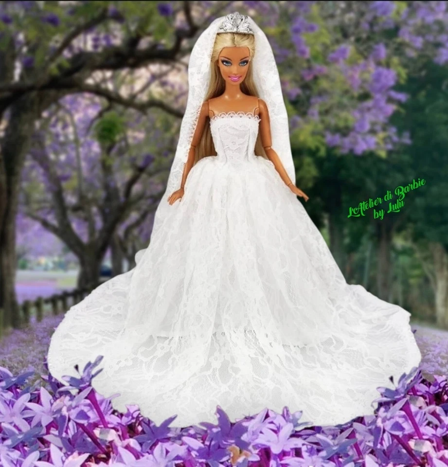 ABITO BARBIE SPOSA  PRINCIPESSA AMPIO PIZZO CON CODA  CORONA VELO OFFERTISSIMA! - Immagine 1 di 1