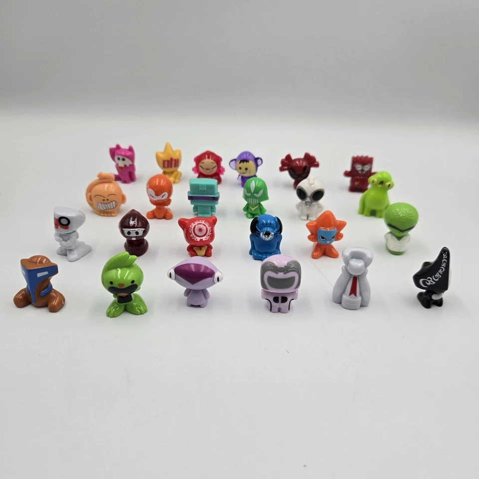 GoGo Crazy Bones Lote De 24 Figuras Numeradas Ver Fotos Lote Mixto ***LEER  Foto 1 de 4