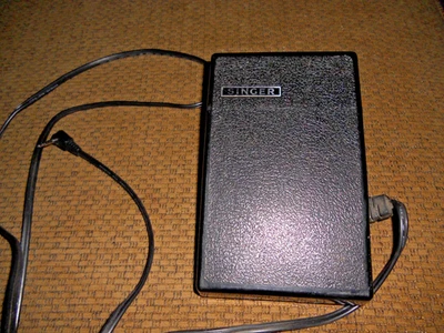 Singer sewing machine foot pedal control, Model YC-425 - Image 1 of 4