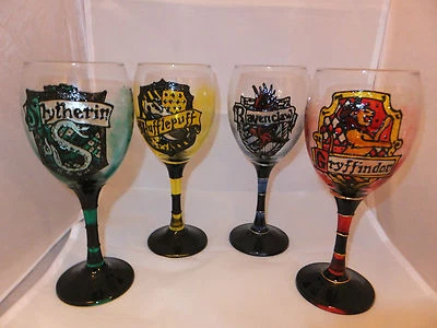 Hogwarts Wine Gin Beer Harry Potter Gryffindor Ravenclaw Hufflepuff Slytherin - Image 1 of 4