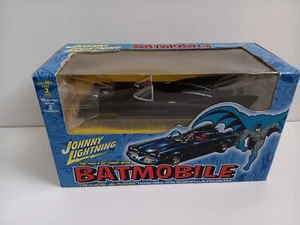Johnny Lightning 1:24 Scale Batman 1960s DC Comic Batmobile Die-cast Model Kit - Picture 1 of 11