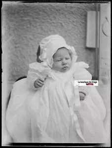 Bébé, naissance, Plaque verre photo ancienne, négatif noir & blanc 9x12 cm - Photo 1 sur 2