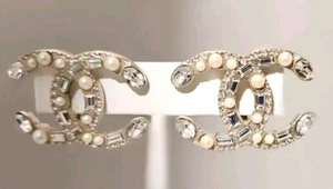 Authentic CHANEL Large CC's Earrings Pearls & Crystal Baguettes - STUNNING! - Picture 1 of 9