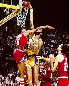 Foto Los Angeles Lakers Kareem Abdul-Jabbar Philadelphia 76ers Erving 8 x 10 - Foto 1 di 1