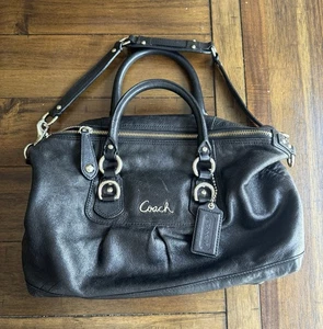 Borsa a tracolla Coach Ashley in pelle nera usata in ottime condizioni! Prezzo consigliato $398 - Foto 1 di 5