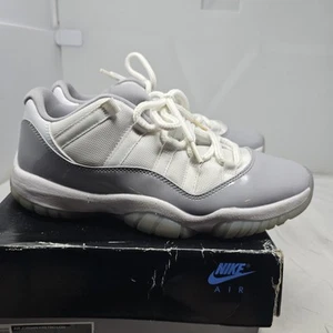 Scarpe da ginnastica Nike Air Jordan 11 retrò basse grigio cemento uomo 8 con scatola AV2187-140 - Foto 1 di 13