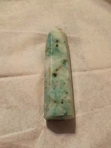 ~ Beautiful Healing Kiwi Jasper Obelisk Point Stone Wicca Pagan 73mm - Picture 1 of 4