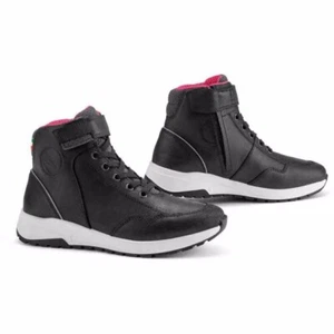 View Enlarged FALCO GLORY Motorcycle Touring Shoe Black Number 39 - Picture 1 of 1