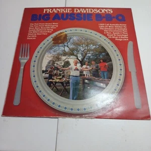FRANKIE DAVIDSON'S BIG AUSSIE BARBECUE SINGALONG 12"x33rpm 1981 COMEDY ALBUM - Picture 1 of 4
