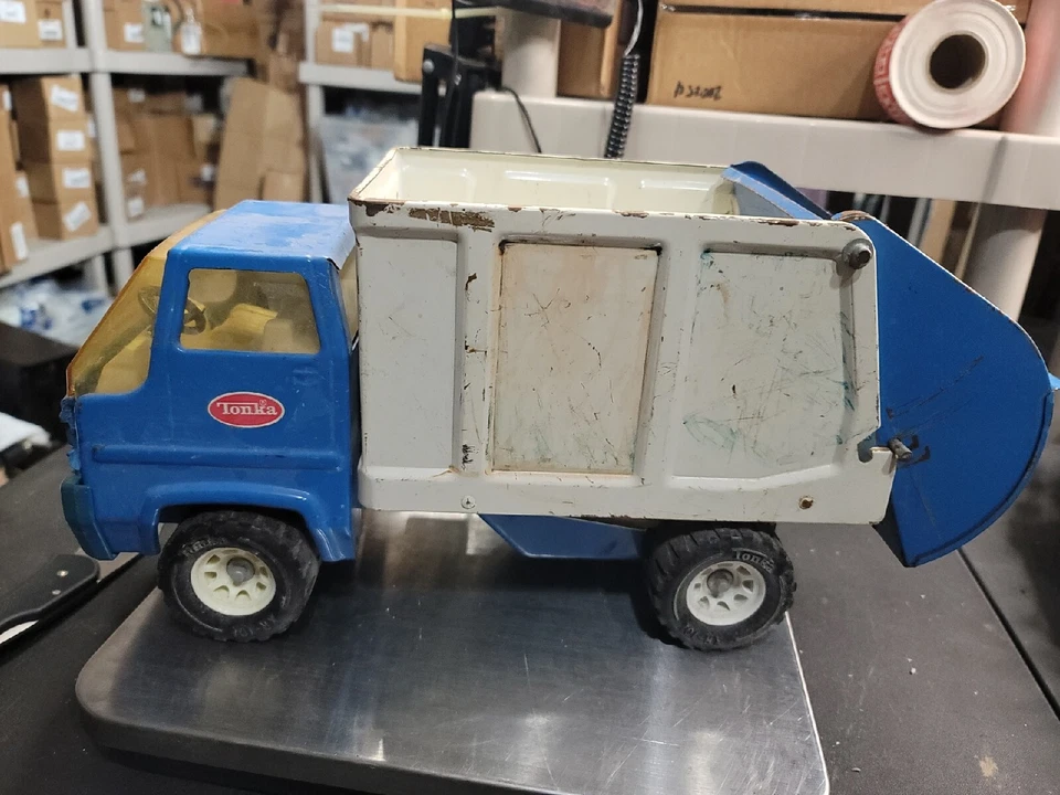 Tonka Garbage Truck Rear Loader #10322 Pressed Steel Made In USA View Pictures  - Image 1 of 4