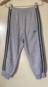 NEW KIDS ADIDAS GREY DRAWSTRING TRACKIES SIZE 5-6 - Picture 1 of 7