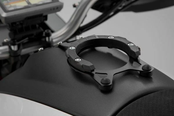 Anillo tanque SW MOTECH Evo MOTO GUZZI V86 18-24 TRT.00.640.31501/B Foto 1 de 1